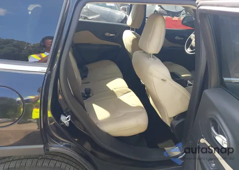 2015 Jeep Cherokee Latitude из США, поврежденный, VIN 1C4PJMCS9FW697173